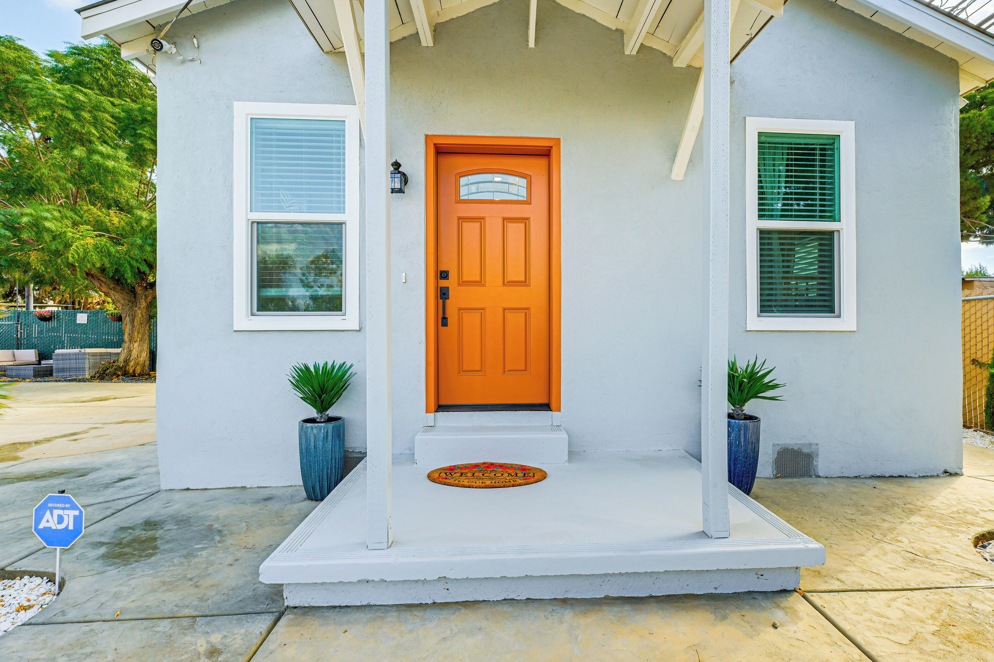 المنشأة من الدا خل