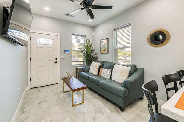 House (2 Bedrooms) | Interior