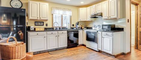 Rumah (2 Bedrooms) | Interior