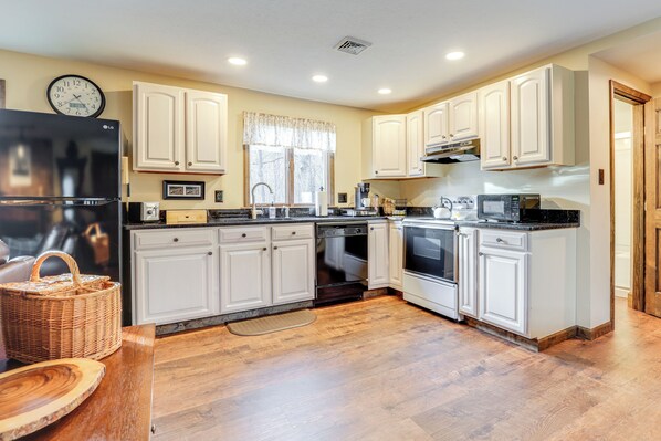 House (2 Bedrooms) | Interior