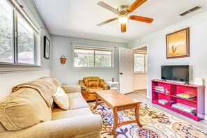 House (4 Bedrooms) | Interior - 3 Mi to Fsu: Home w/ Private Yard in Tallahassee (Tallahassee)