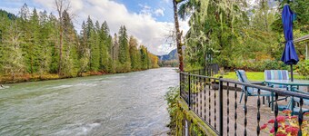 Darrington Home on River w/ Mountain Views