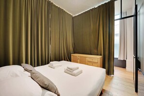 2 Schlafzimmer, Schreibtisch, Bügeleisen/Bügelbrett, WLAN