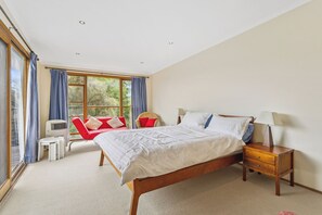 3 bedrooms, iron/ironing board