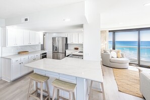 Forno, piano cottura, lavastoviglie, tostapane