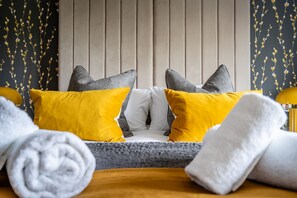 2 bedrooms, iron/ironing board, Internet, wheelchair access