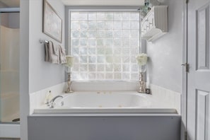 Shower, jetted tub, hair dryer, towels