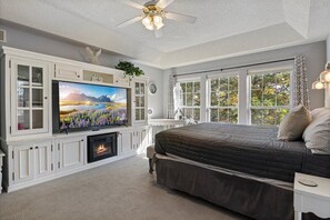 6 bedrooms, desk, iron/ironing board, free WiFi