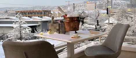 屋外ダイニングエリア