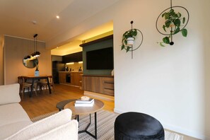 Apartment | 2 bedrooms, Internet - w Elegant 2BR w Balcony Near Larcomar (Lima)