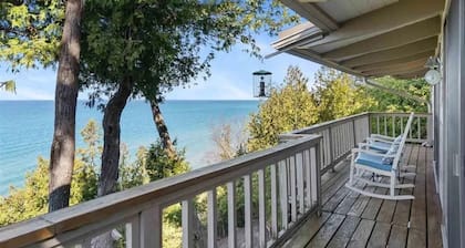 Cedar Bluff - Gorgeous View! Located in the Tunnel of Trees! Private Beach!