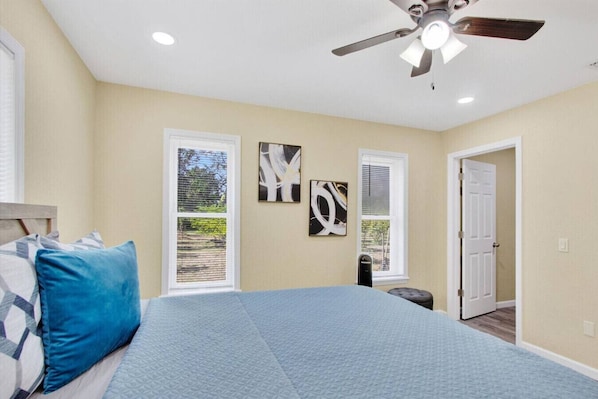 7 bedrooms, iron/ironing board, WiFi, bed sheets