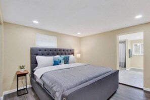 7 Schlafzimmer, Bügeleisen/Bügelbrett, WLAN, Bettwäsche