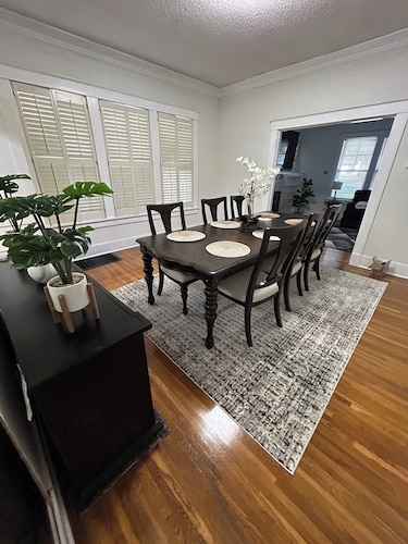 Spacious 4-bedroom house in brilliant Memphis with AC, WiFi