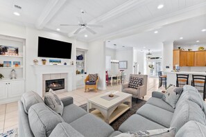 TV, fireplace