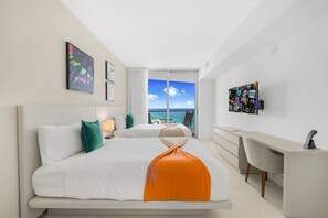 2 bedrooms, desk, iron/ironing board, travel crib - Hollywood Condo: Ocean Views & Resort Amenities (Hollywood)