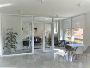 Télévision à écran plat