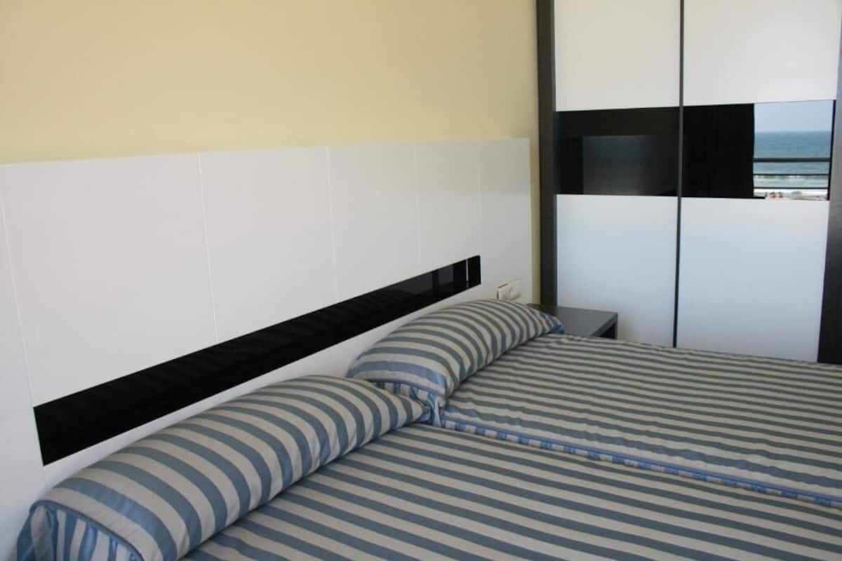 Coffres-forts dans les chambres, Wi-Fi gratuit, draps fournis