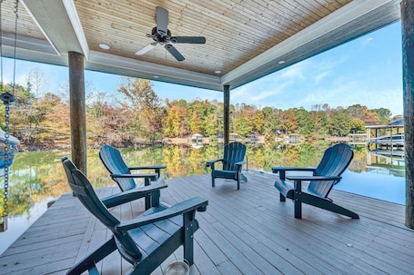 Terrace/patio. Waterfront: Ideal Dock for Boats, Swimming +Arcade