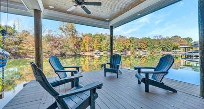 Waterfront: Ideal Dock for Boats, Swimming +Arcade