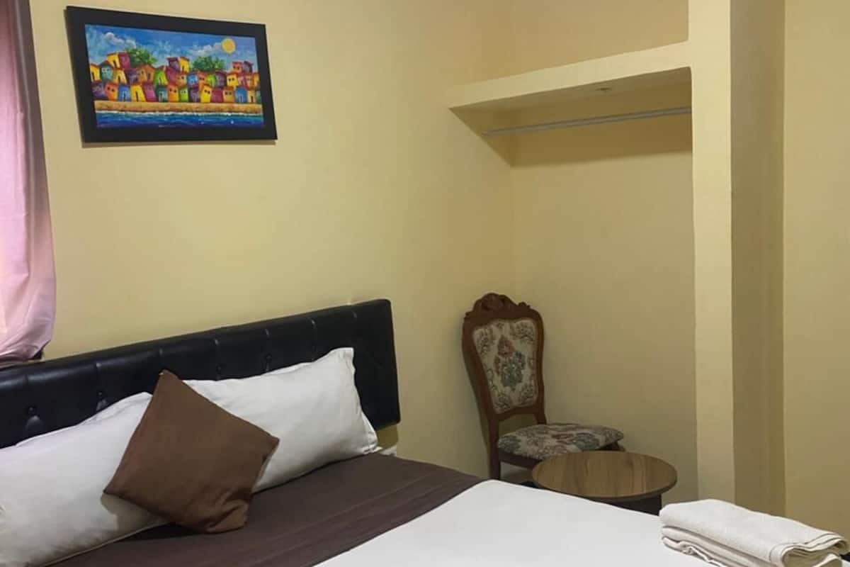 Kamar Basic | Seprai katun Mesir, seprai premium, selimut bulu angsa, dan brankas
