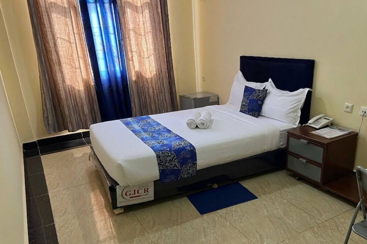 Kamar Double | Seprai katun Mesir, seprai premium, selimut bulu angsa, dan brankas