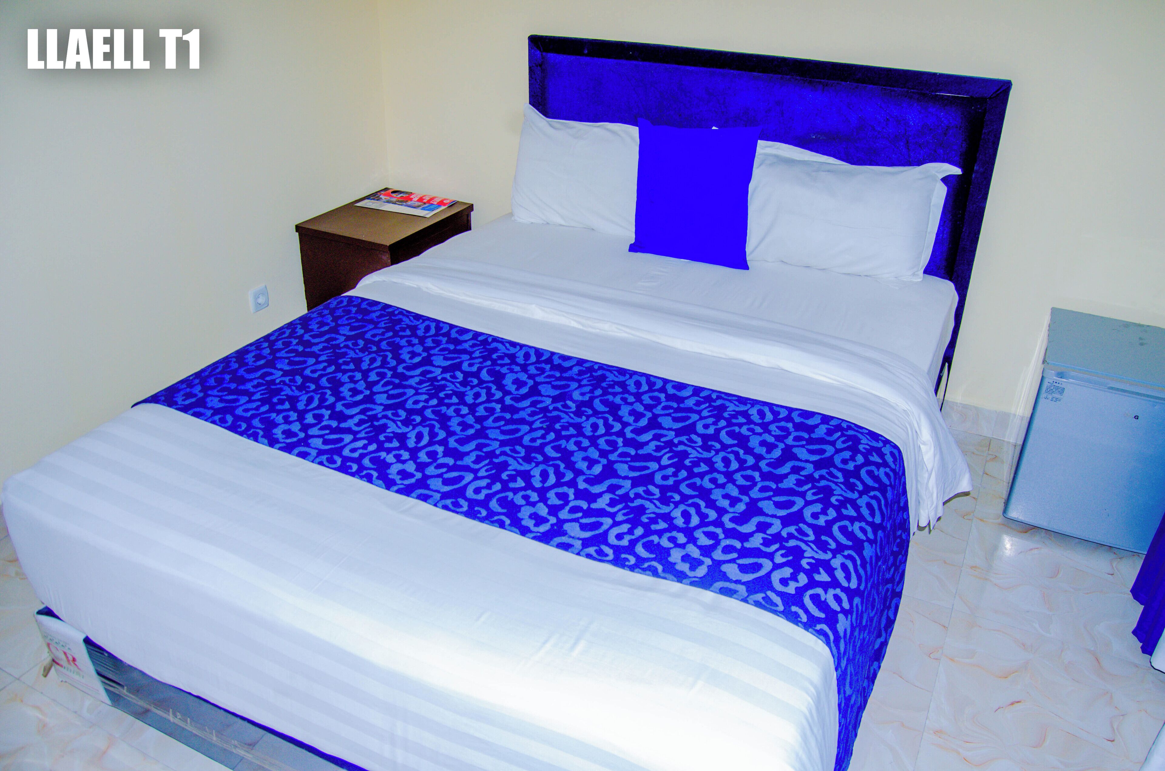 Egyptian cotton sheets, premium bedding, down duvets, in-room safe