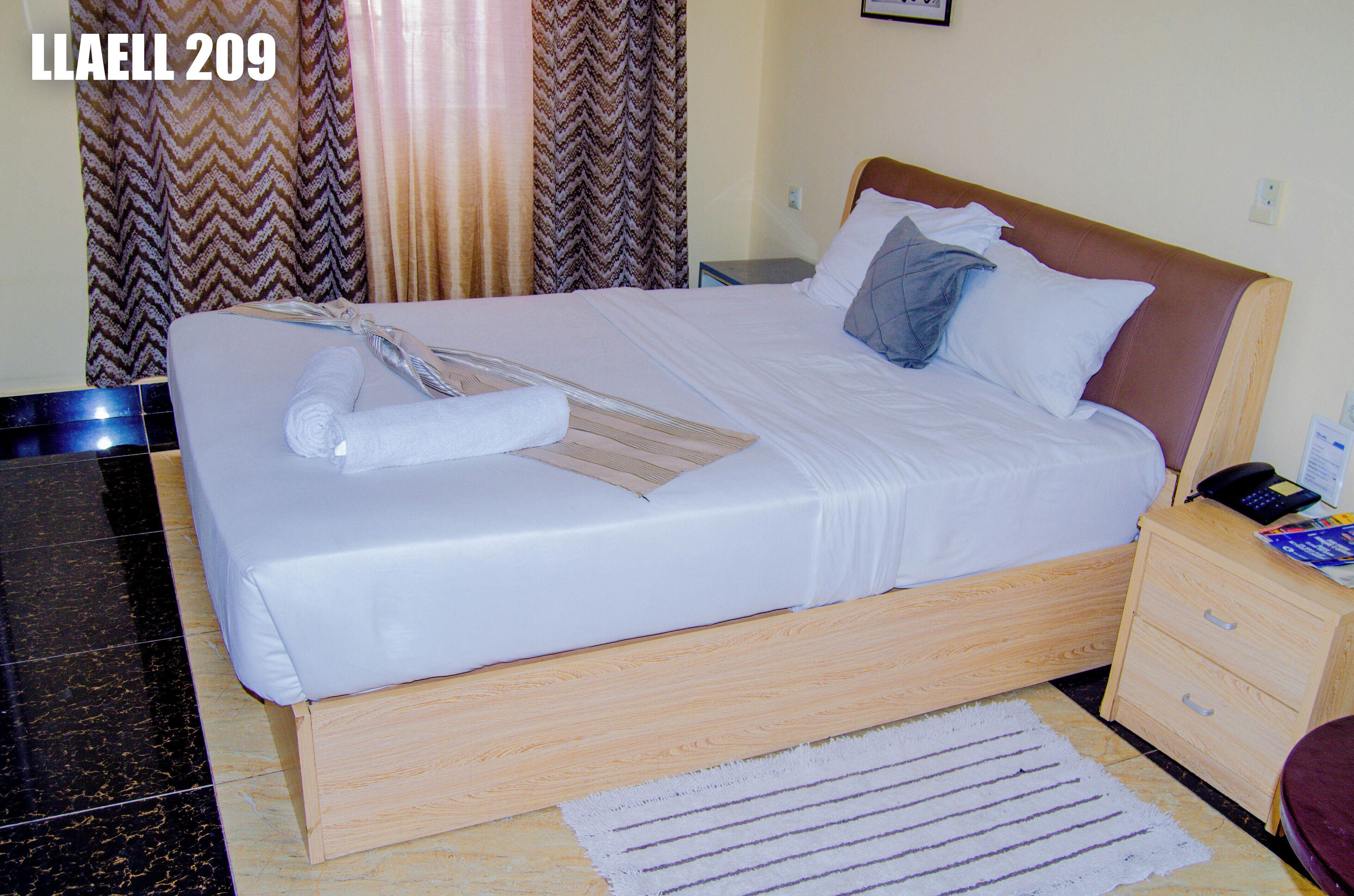 Egyptian cotton sheets, premium bedding, down comforters, in-room safe