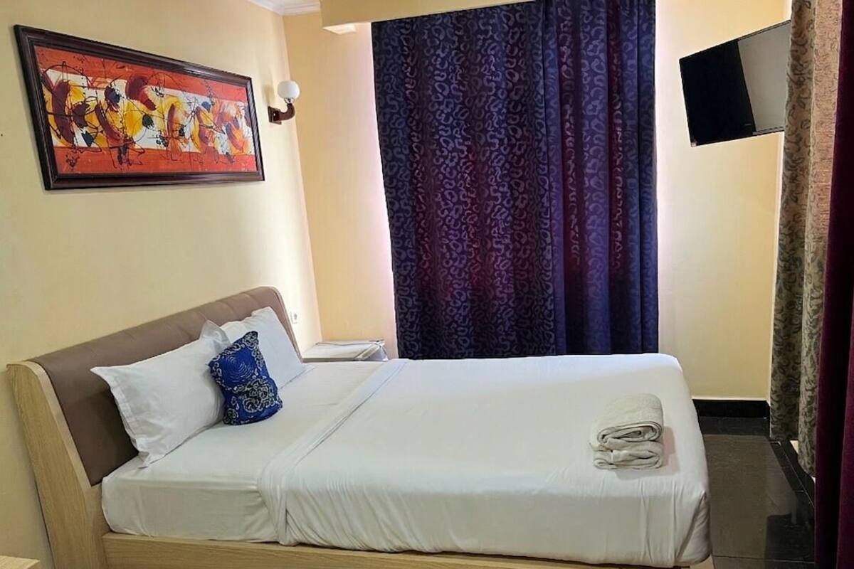 Kamar Double | Seprai katun Mesir, seprai premium, selimut bulu angsa, dan brankas