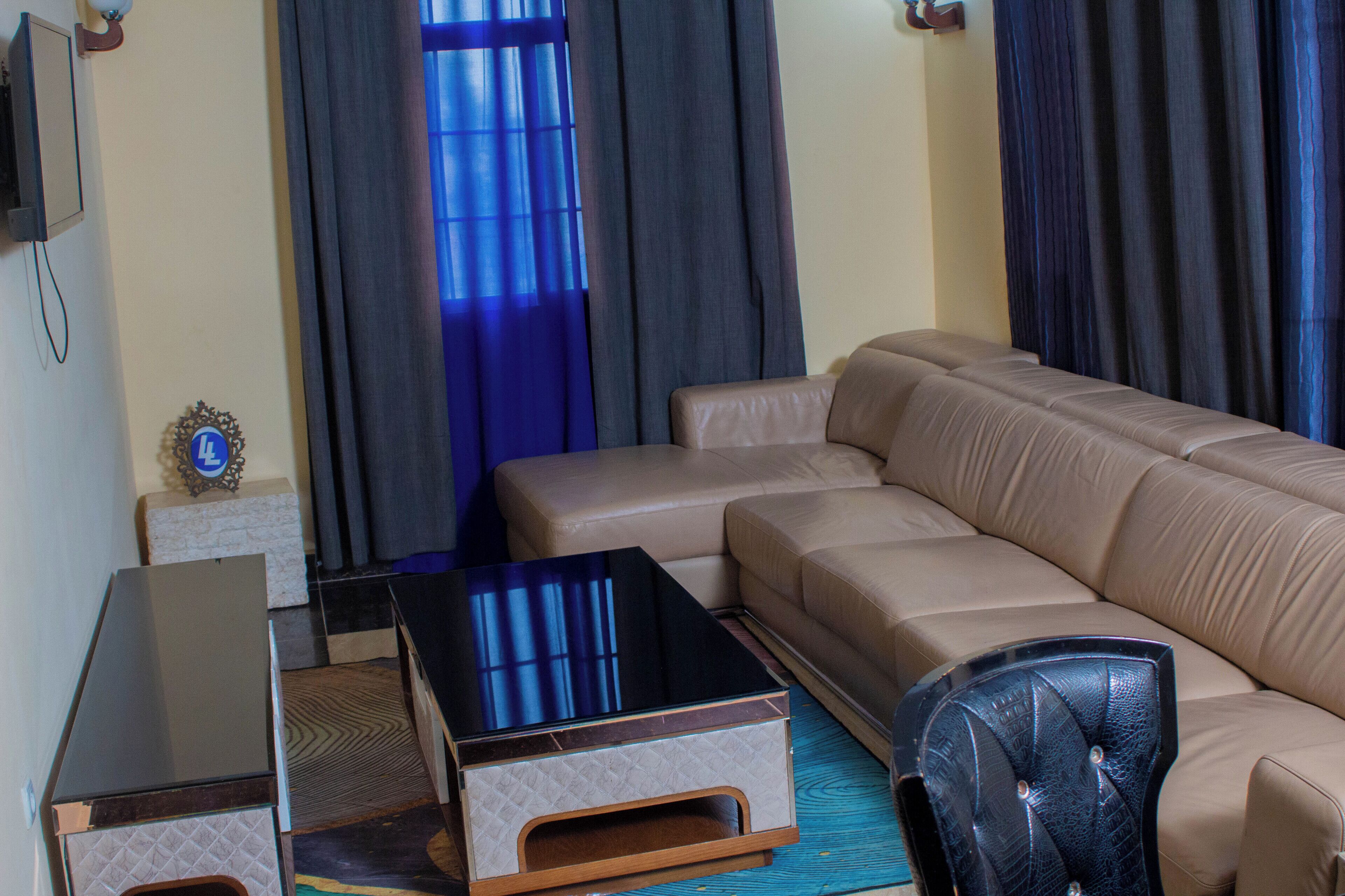 Deluxe Room, City View | Hypo-allergenic bedding, in-room safe, laptop workspace, free WiFi