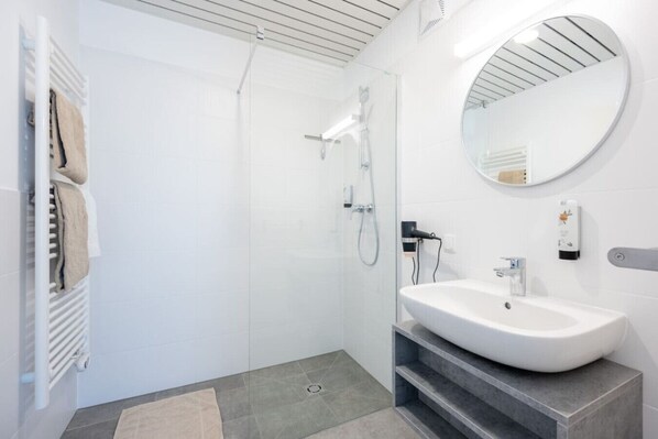 Hair dryer, towels