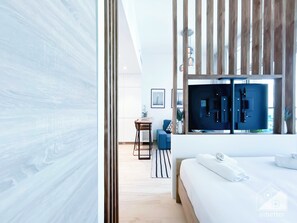 Apartment (0 Bedroom) | Interior - Balcony Bliss: Cozy Studio With Marina Views (Dubai)