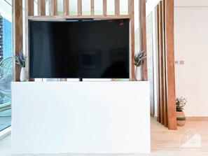 Apartment (0 Bedroom) | Interior - Balcony Bliss: Cozy Studio With Marina Views (Dubai)