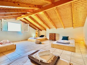 7 Schlafzimmer, BĂŒgeleisen/BĂŒgelbrett, kostenloses WLAN, BettwĂ€sche