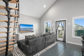Ferienhaus, 2 Schlafzimmer | Wohnbereich | Smart-TV, Streaming-Dienste
