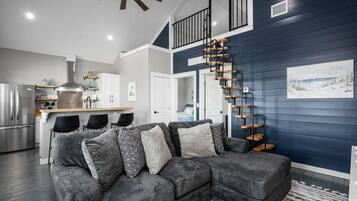 House, 2 Bedrooms | Living area | Smart TV, streaming services