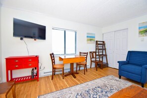 Condo, 1 Bedroom | Living area | Streaming services - Coral Reef 311 1 Bedroom Condo (Ocean City)