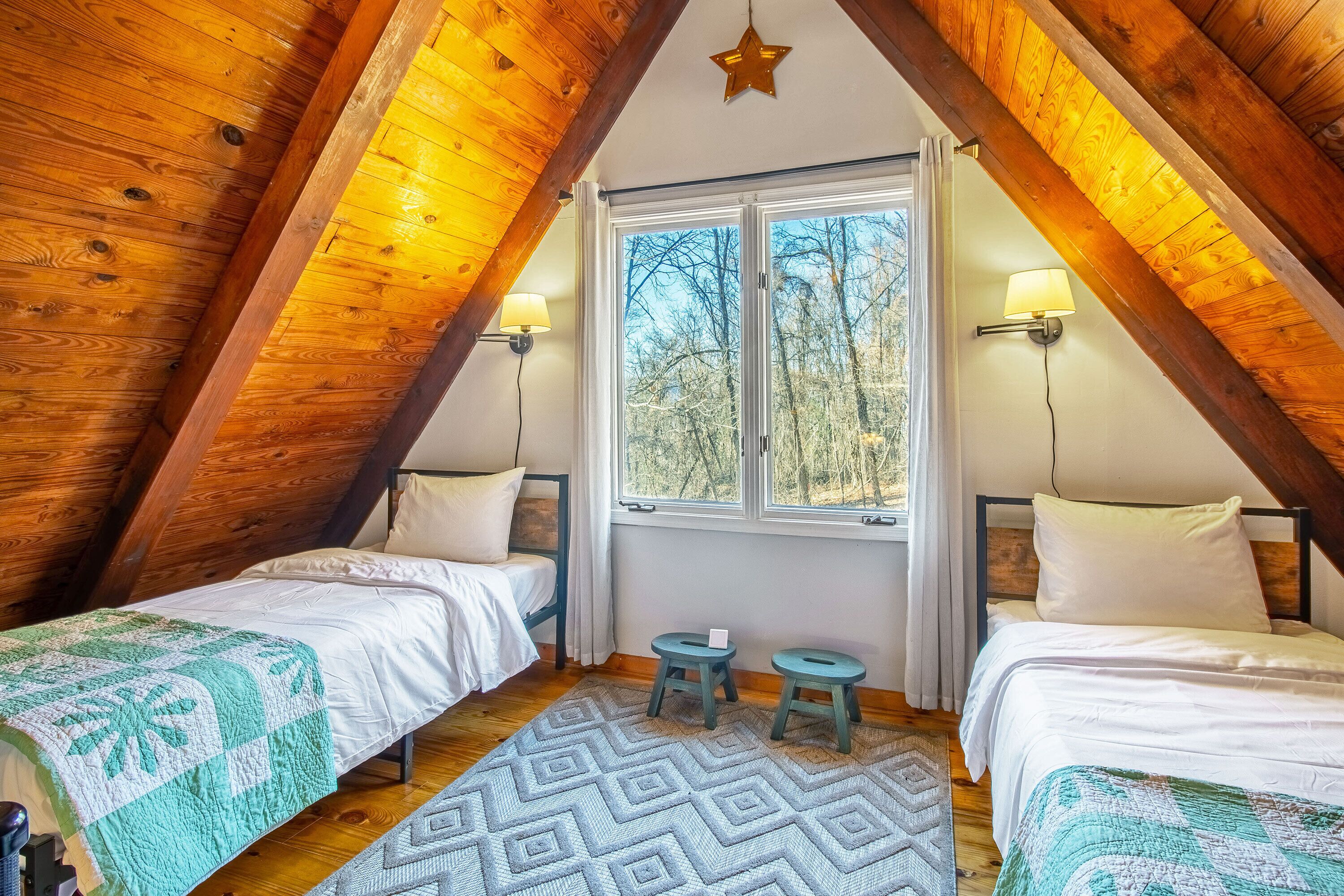 Pet Friendly, Secluded Home With Hot Tub! - Shenandoah, VA