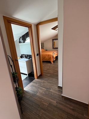 2 bedrooms, bed sheets