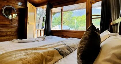 Hollywood Camps and Restaurant Bir