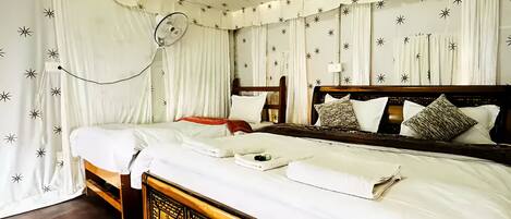 Luxury-Dreibettzimmer | Bügeleisen/Bügelbrett, kostenloses WLAN