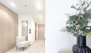 Apartment (0 Bedroom) | Interior - Elegant Stay in Meydan: Balcony & Stunning Views (Dubai)