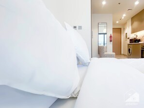 Apartment (0 Bedroom) | Interior - Elegant Stay in Meydan: Balcony & Stunning Views (Dubai)