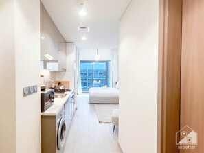 Apartment (0 Bedroom) | Interior - Elegant Stay in Meydan: Balcony & Stunning Views (Dubai)