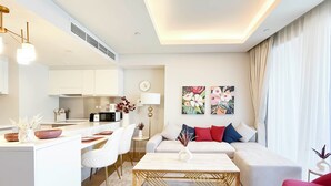 Living area - Dubai Mall Luxury 1bedroom Balcony & View (Dubai)