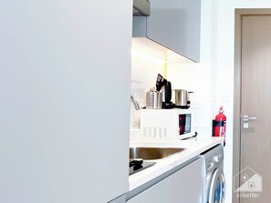 Apartment (0 Bedroom) | Interior - Breath Taking Studio With Balcony & Stunning Views (Dubai)