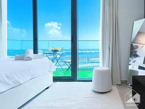 Apartment (0 Bedroom) | Interior - Breath Taking Studio With Balcony & Stunning Views (Dubai)