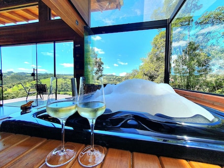 Honeymoon Cabin, Jetted Tub, Mountain View | Private spa tub