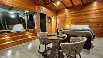 Honeymoon Cabin, Jetted Tub, Mountain View | Dining