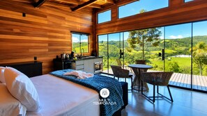 Honeymoon-Ferienhütte, Whirlpool, Bergblick | Hochwertige Bettwaren, kostenloses WLAN, Bettwäsche